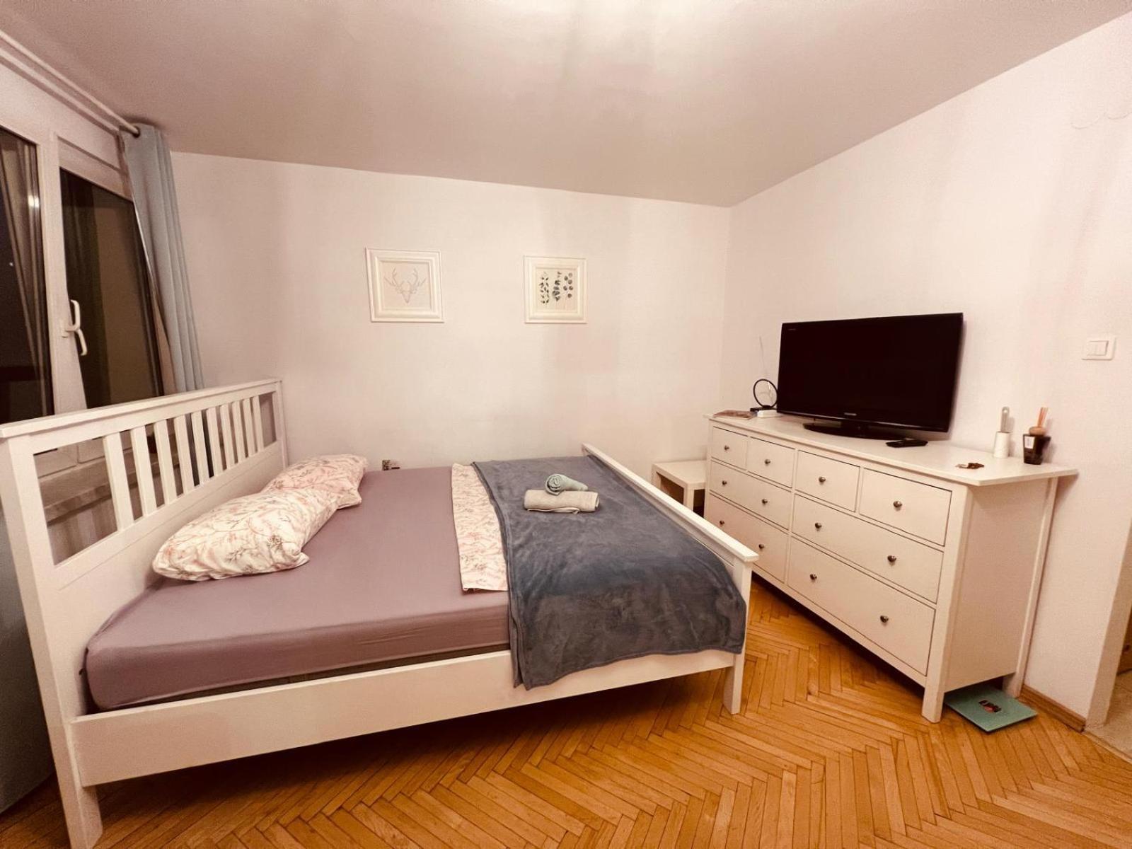 Entire Studio In Centrum Apartment Варшава Екстериор снимка
