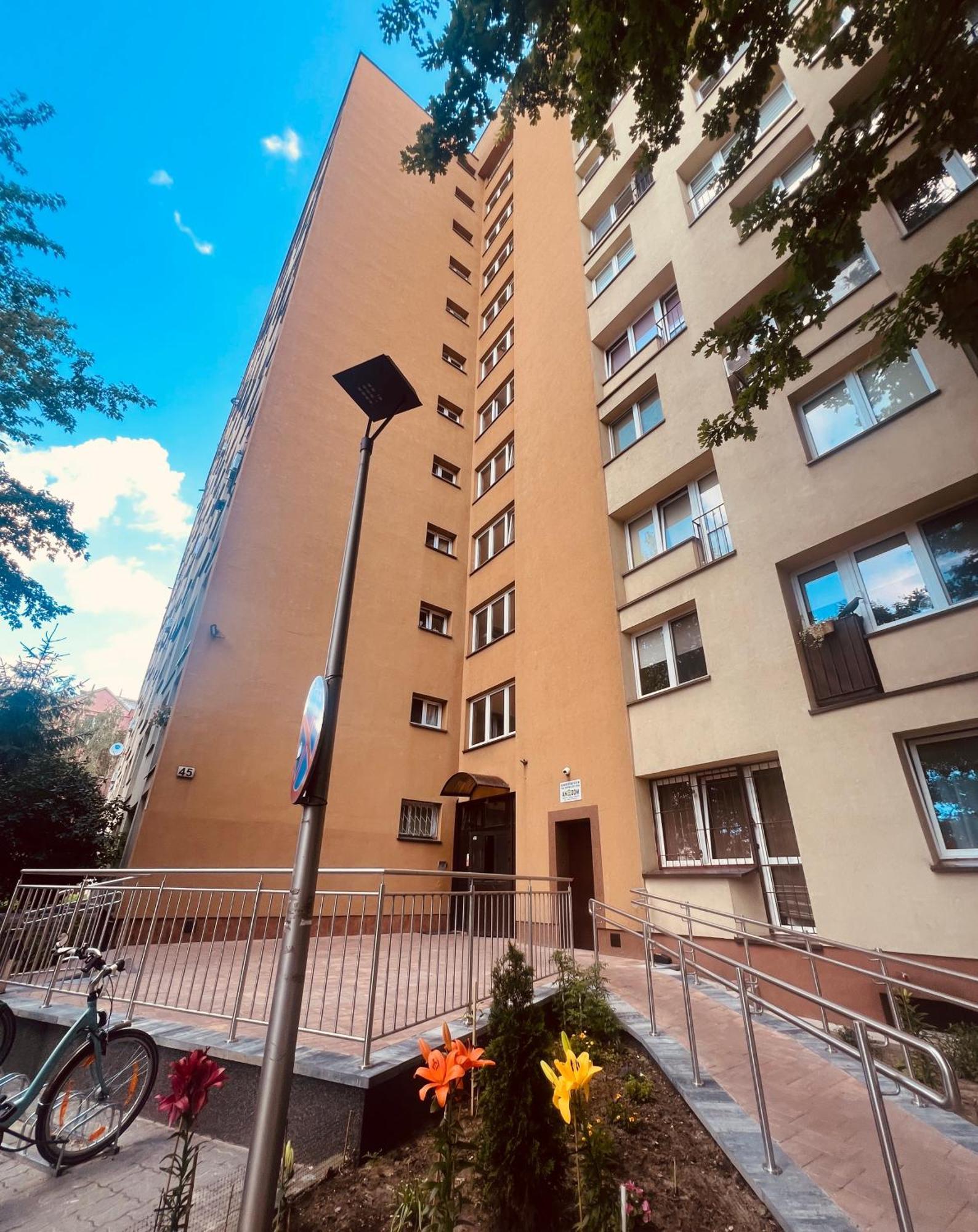 Entire Studio In Centrum Apartment Варшава Екстериор снимка